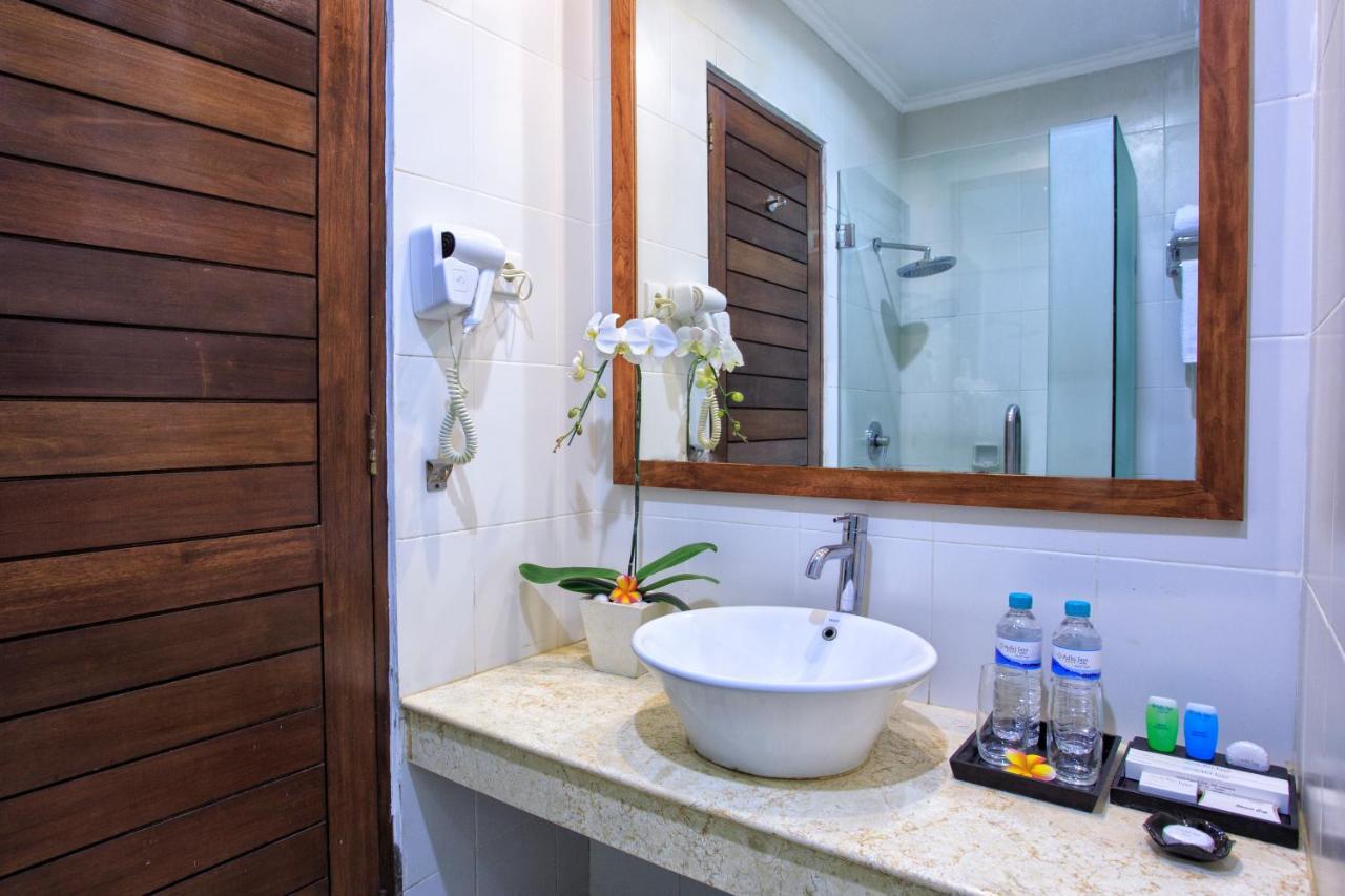 Adhi Jaya Hotel Kuta Lombok Exterior foto